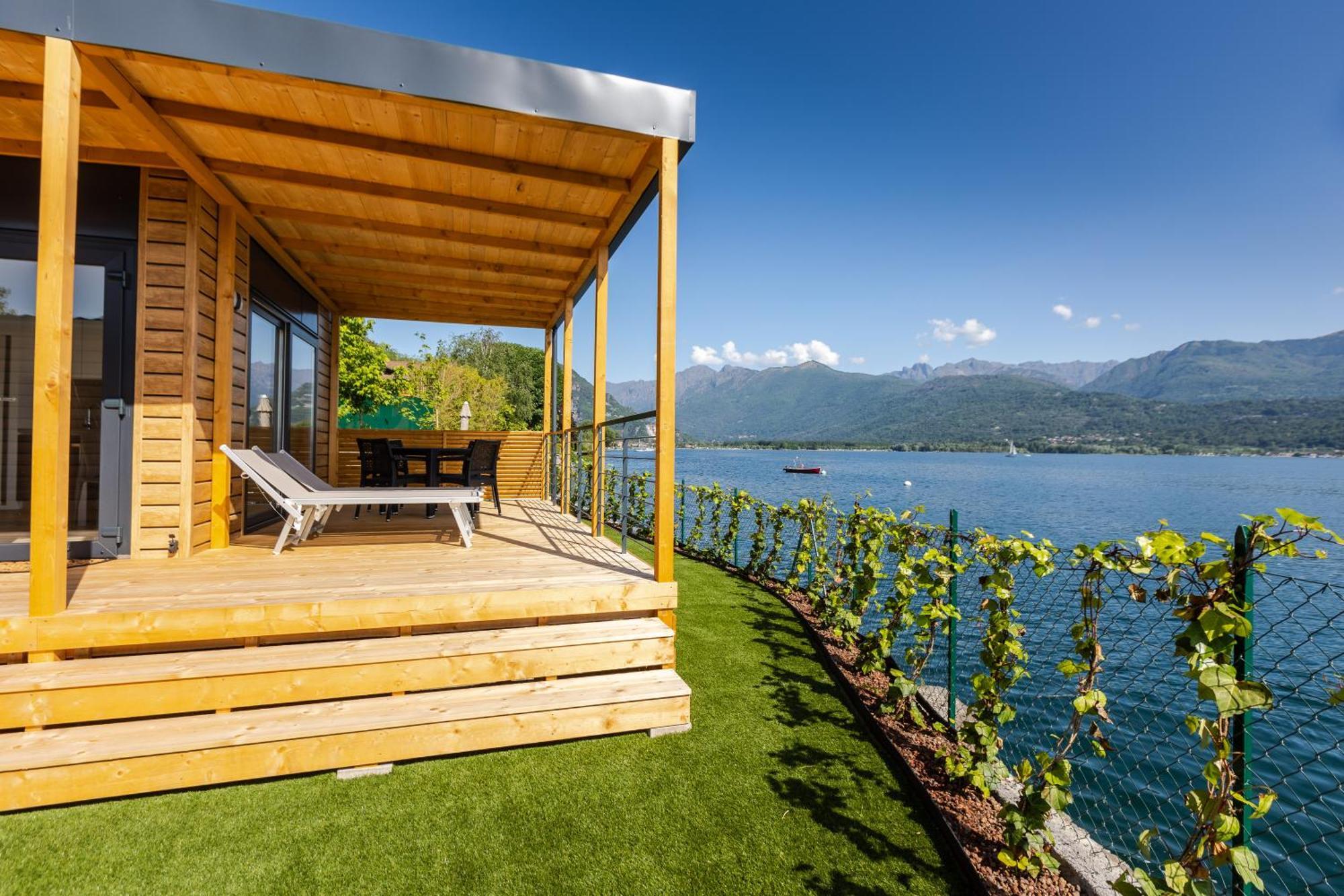 Lago Maggiore Bay Baveno Bagian luar foto