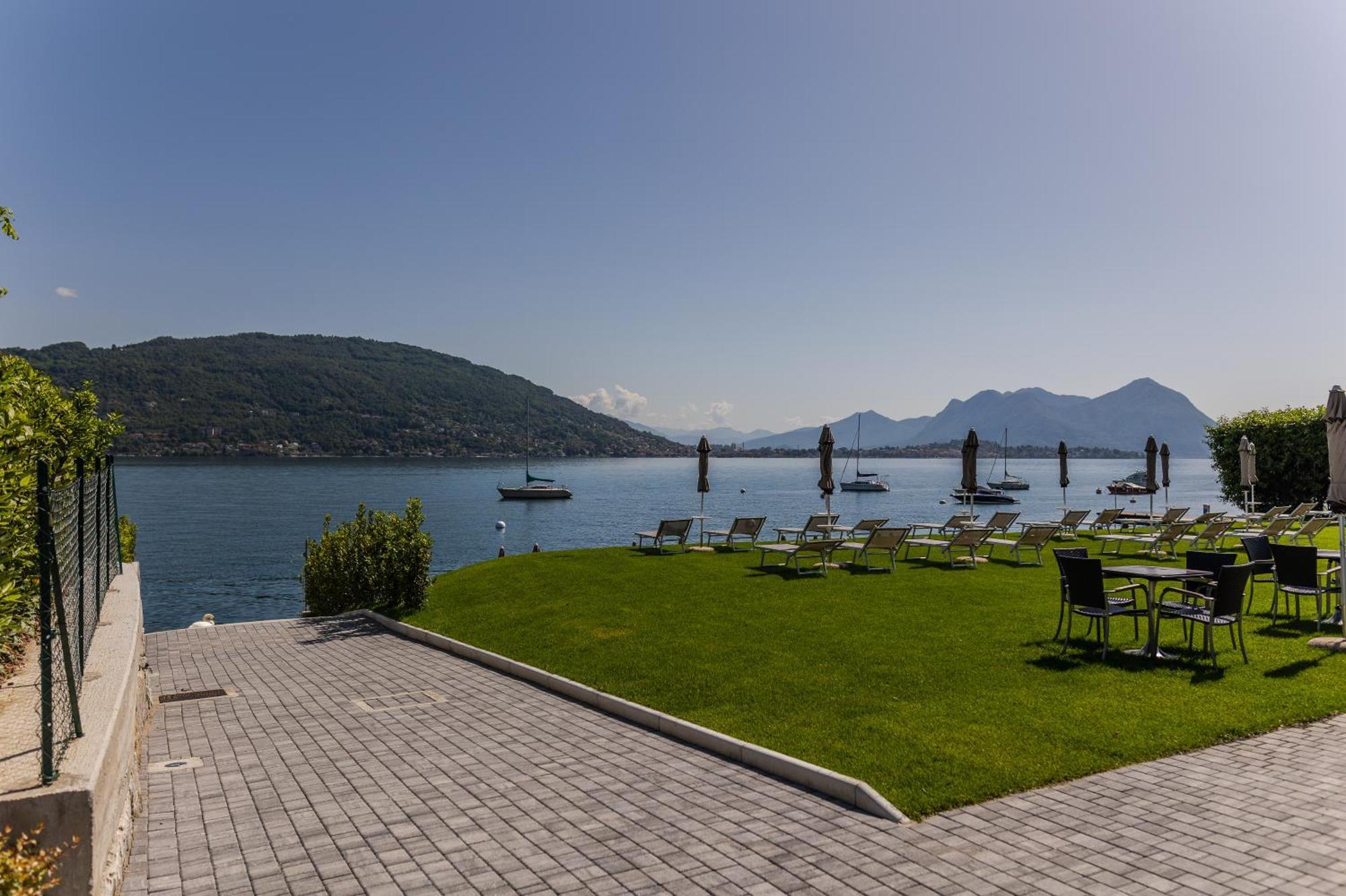 Lago Maggiore Bay Baveno Bagian luar foto