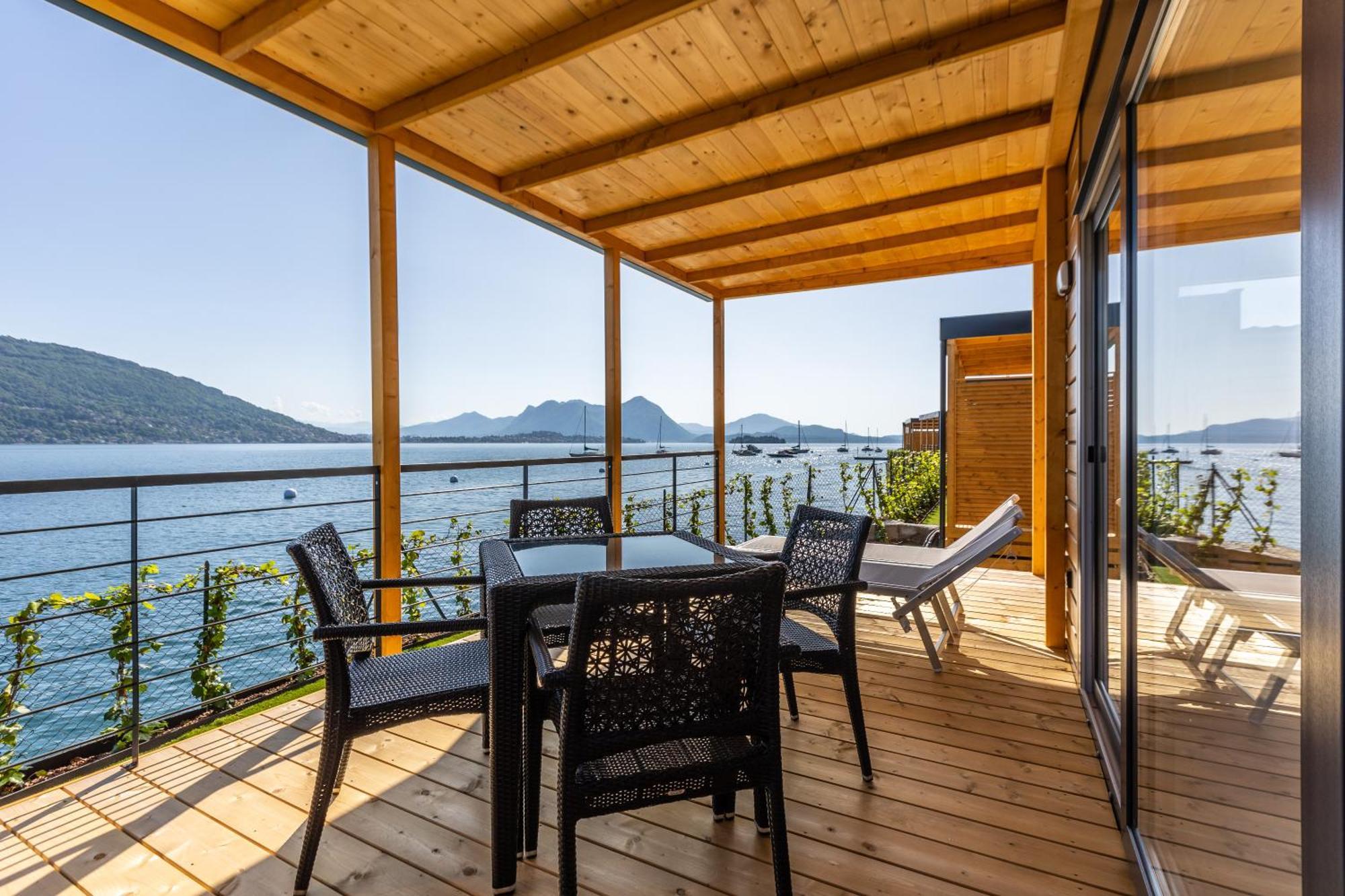 Lago Maggiore Bay Baveno Bagian luar foto