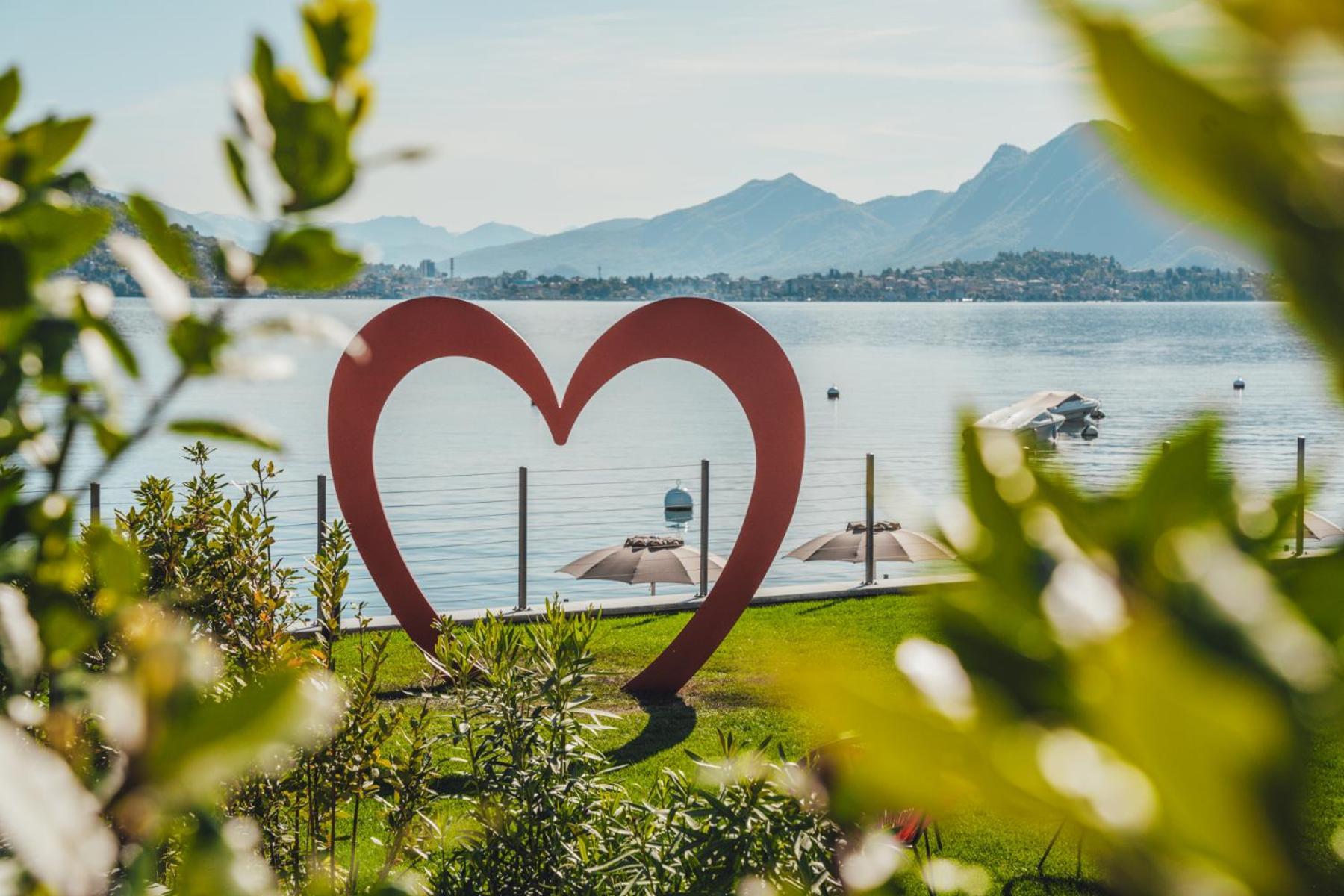 Lago Maggiore Bay Baveno Bagian luar foto